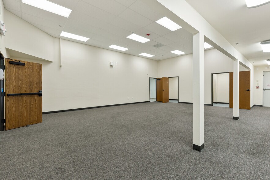 More Photos Of 26243 State Highway 51, Wagoner Medical For Sale