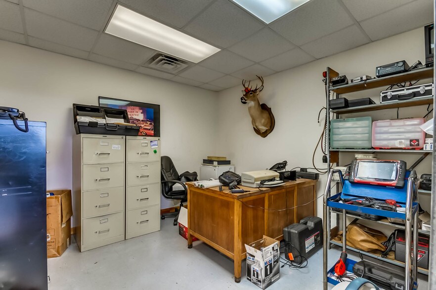 More Photos Of 1001 Mally St, Tuscaloosa Auto Repair For Sale