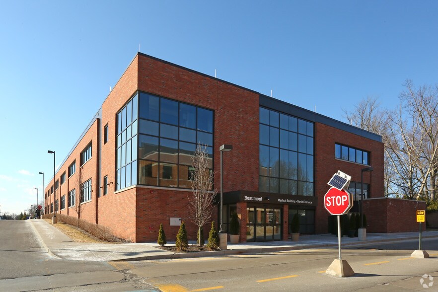 More Photos Of 16815 E Jefferson Ave, Grosse Pointe Medical For Lease