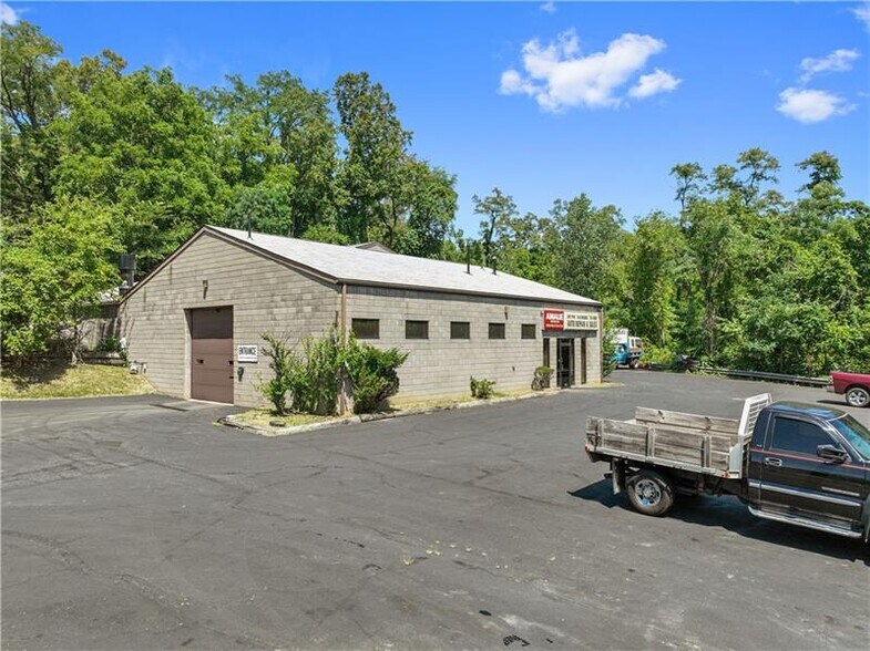 More Photos Of 560 Hoover Rd, Penn Hills Warehouse For Sale