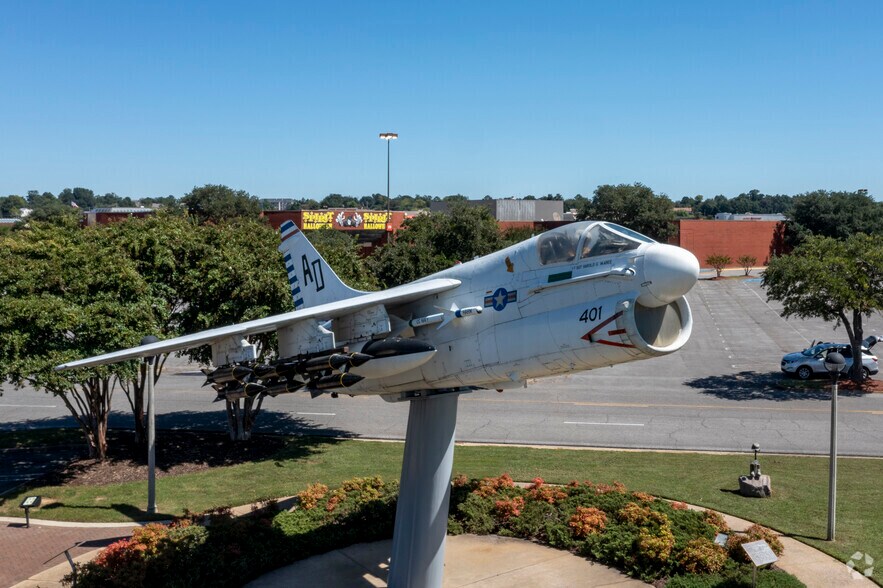 More Photos Of 1701 McFarland Blvd E, Tuscaloosa Storefront For Lease