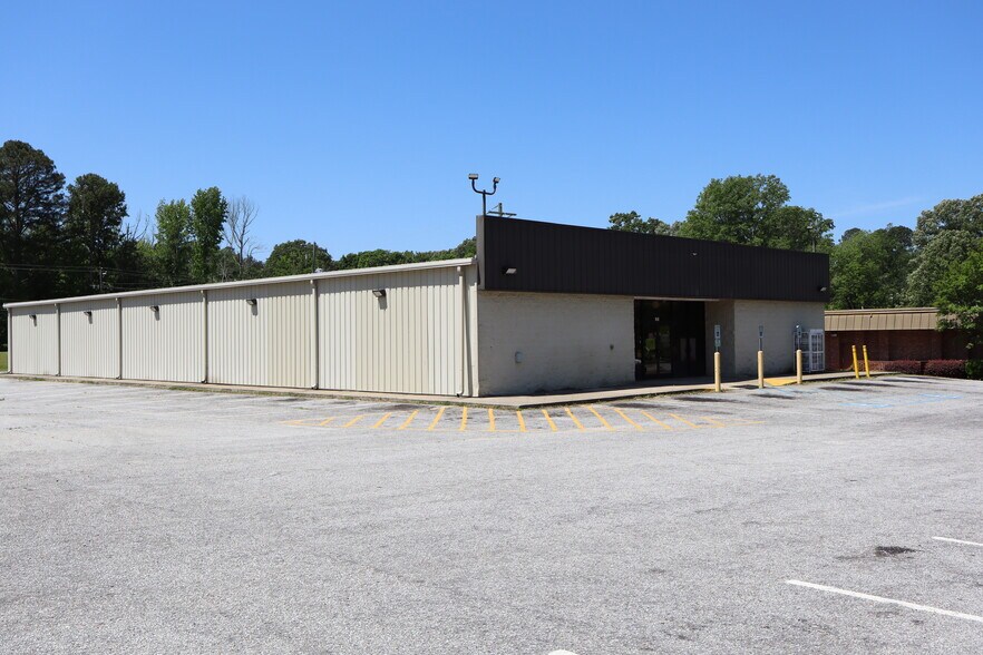More Photos Of 274 E Savannah St, Calhoun Falls Freestanding For Lease