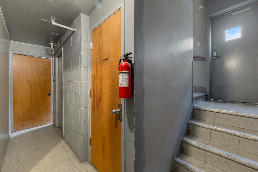 More Photos Of 3631 147th St, Midlothian Apartments For Sale