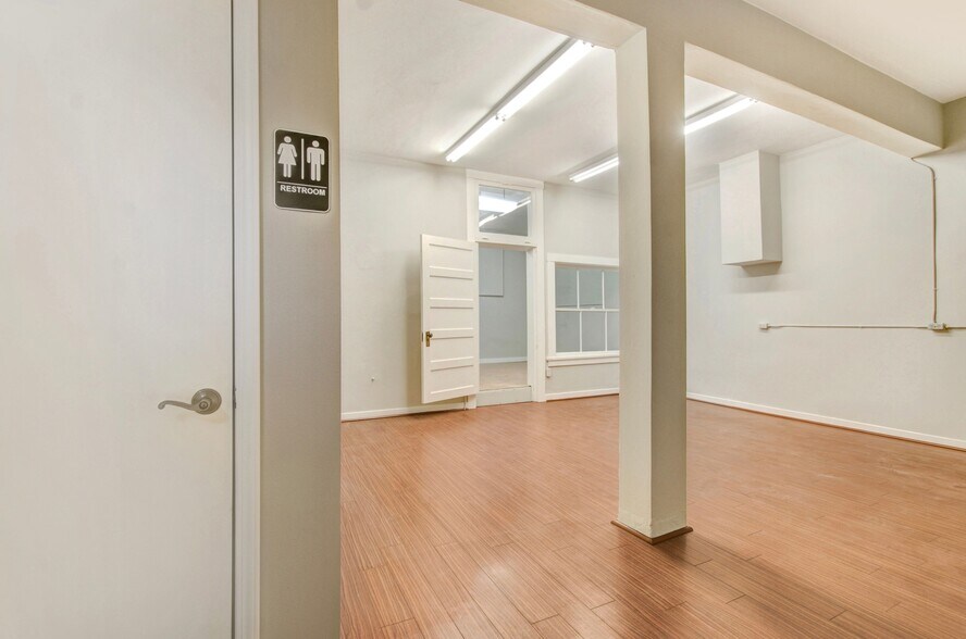 More Photos Of 512 Wilson St, Santa Rosa Storefront Retail Residential For Lease