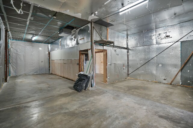 More Photos Of 4901 Telegraph Rd, East Los Angeles Flex For Sale