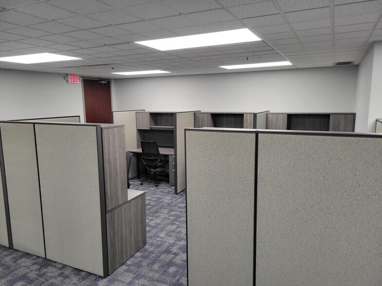 More Photos Of 8001 Broadway, Merrillville Office For Lease