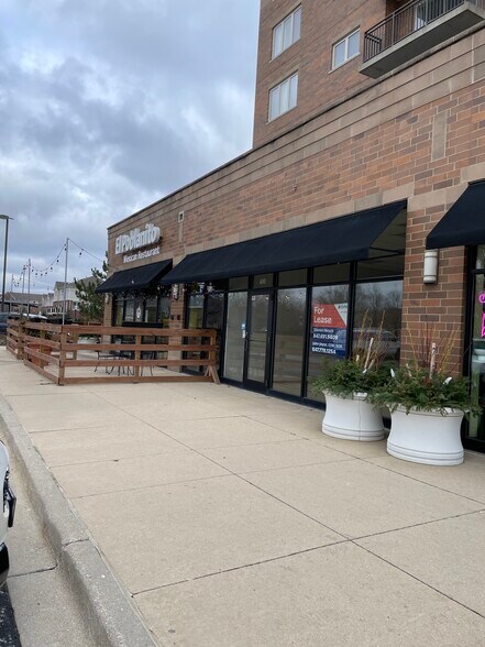 More Photos Of 1220 E US Highway 45, Vernon Hills Apartments For Lease