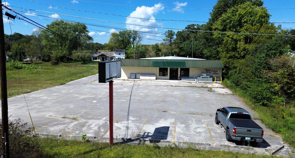 More Photos Of 645 Lily School Rd, Lily General Retail For Sale