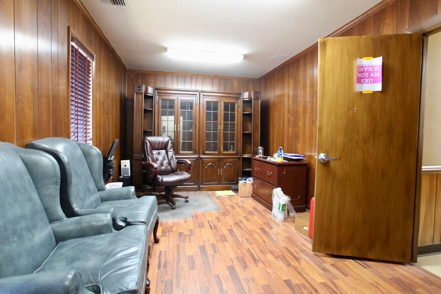 More Photos Of 360 Old Salisbury-concord Rd, Concord Distribution For Sale