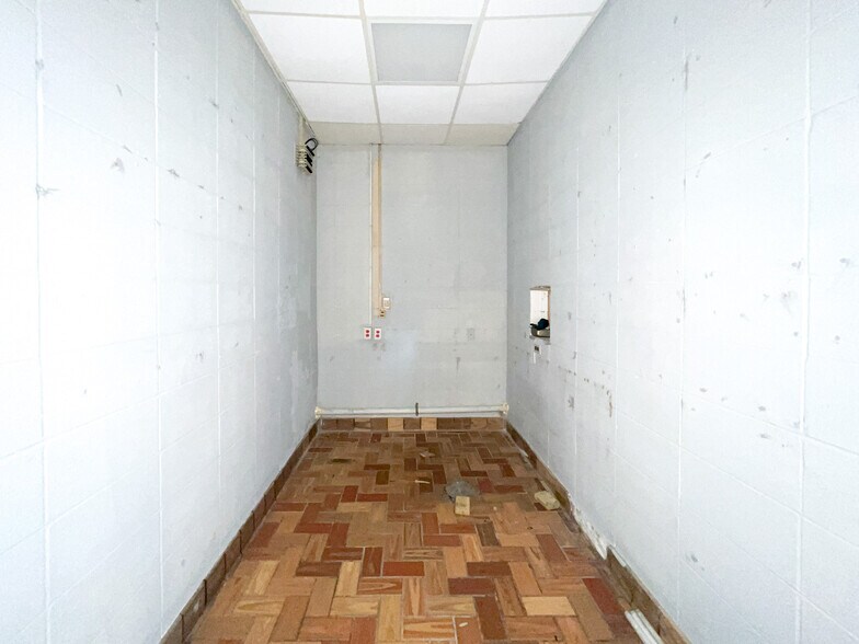 More Photos Of 203 Winchester Dr, Lafayette General Retail For Lease