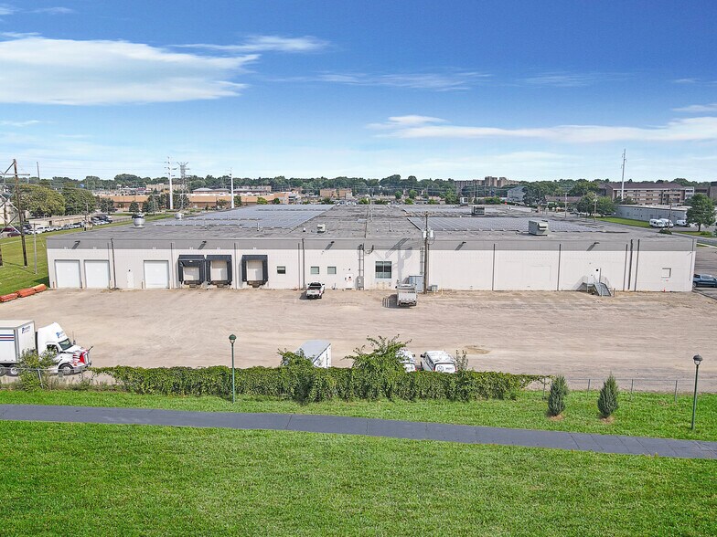 More Photos Of 7900 Chicago Ave, Bloomington Distribution For Sale