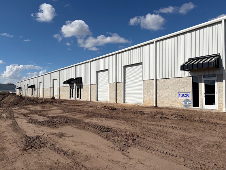 Primary Photo Of 137 Atlantic Dr, Maitland Warehouse For Lease