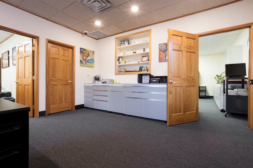 More Photos Of 216 Congers Rd, New City Office For Sale
