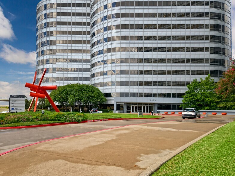 More Photos Of 2950 N Loop Fwy W, Houston Coworking Space