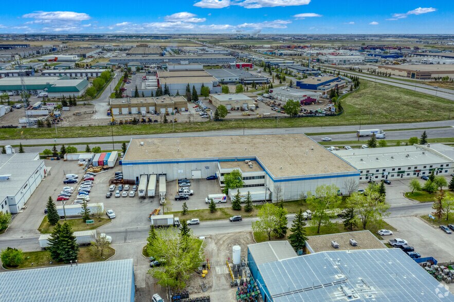 More Photos Of 7910 51st St SE, Calgary Warehouse For Lease