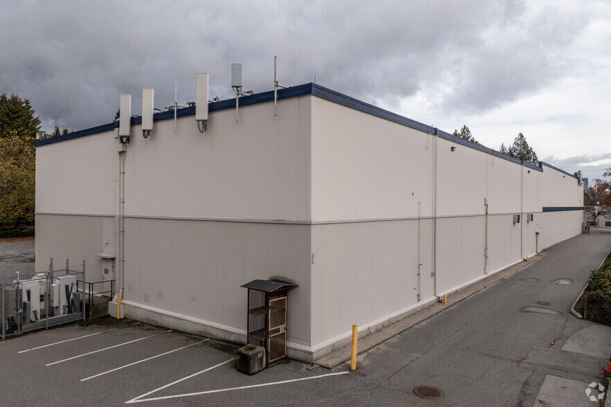 More Photos Of 7588 Winston St, Burnaby Warehouse For Lease