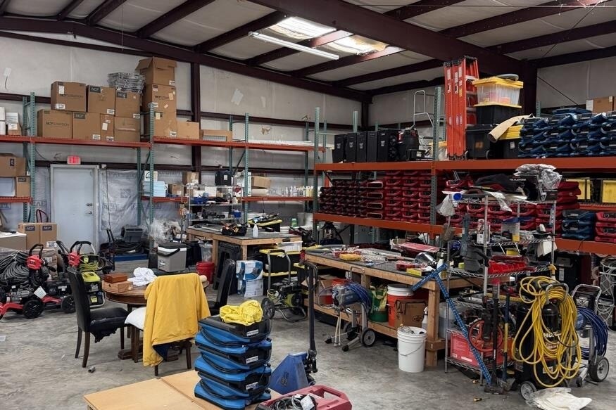 More Photos Of 2708 S Ruby Ave, Gonzales Warehouse For Lease
