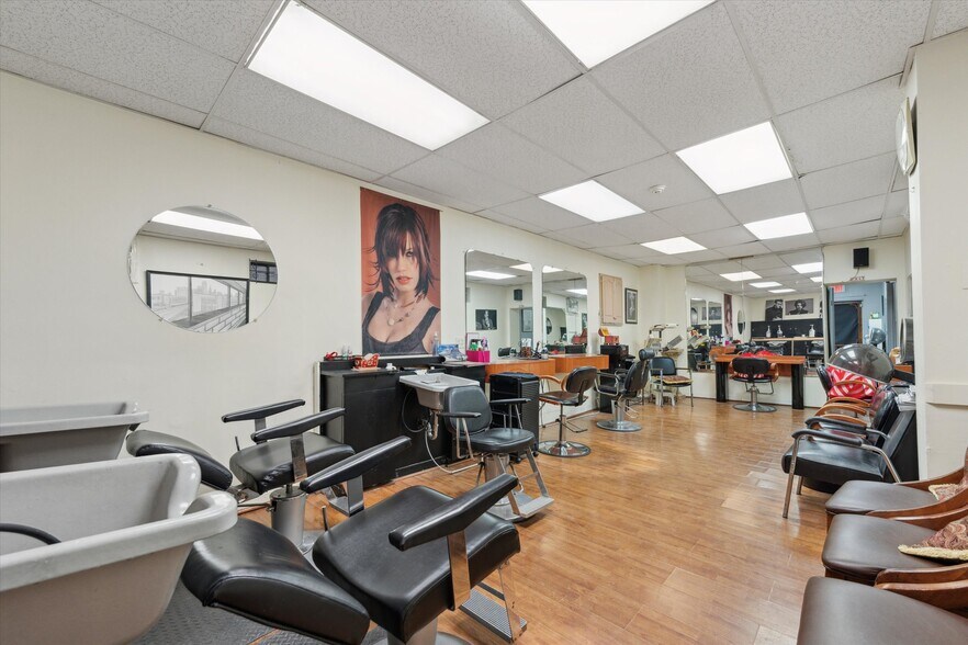 More Photos Of 42 S 19th St, Philadelphia Storefront Retail Residential For Lease