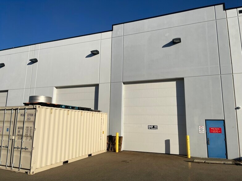 More Photos Of 14165-14185 162 Ave NW, Edmonton Showroom For Sale