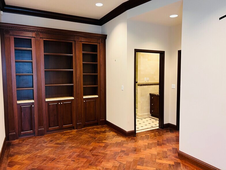 More Photos Of 2693 E Washington Blvd, Pasadena Medical For Lease