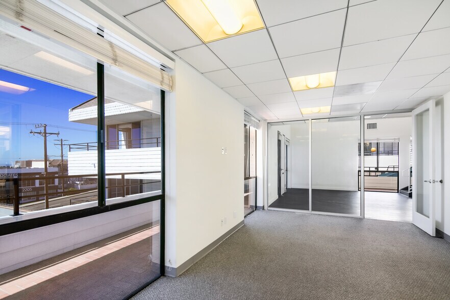 More Photos Of 2200 Pacific Coast Hwy, Hermosa Beach Office For Sale