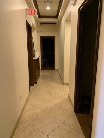 More Photos Of 2051 W Warner Rd, Chandler Unknown For Lease