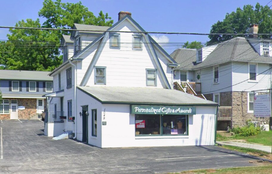 More Photos Of 1049 Lancaster Ave, Berwyn Freestanding For Lease