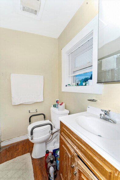 More Photos Of 229 N Church St, Thurmont Apartments For Sale