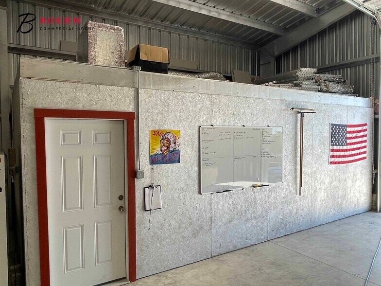 More Photos Of 347 E FM 289, Comfort Warehouse For Lease