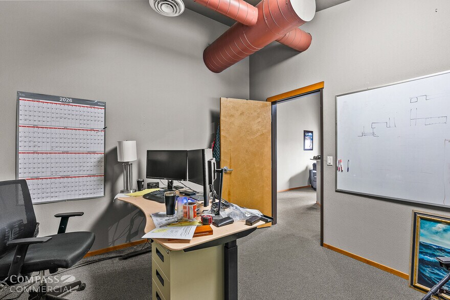 More Photos Of 20680 Carmen Loop, Bend Warehouse For Sale