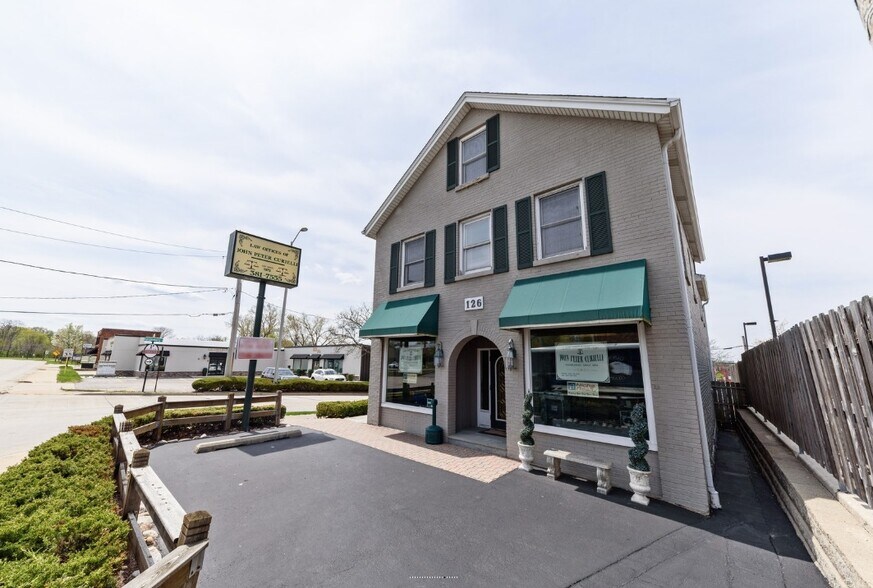 More Photos Of 126 S Northwest Hwy, Barrington Office For Sale