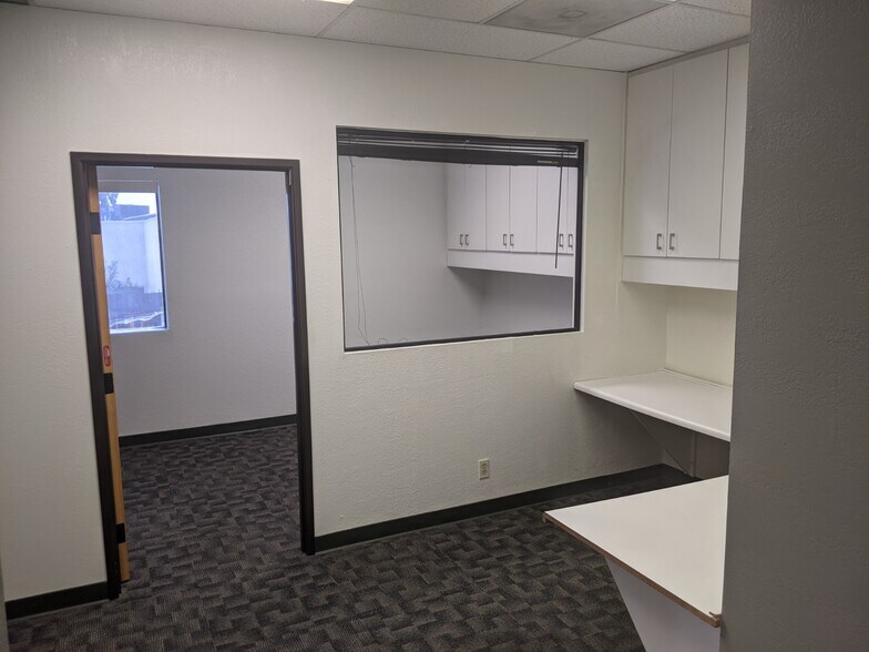 More Photos Of 8242 W 3rd St, Los Angeles Office For Lease