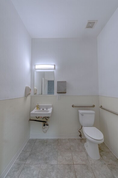 More Photos Of 1212 E Pennsylvania St, Tucson Unknown For Lease