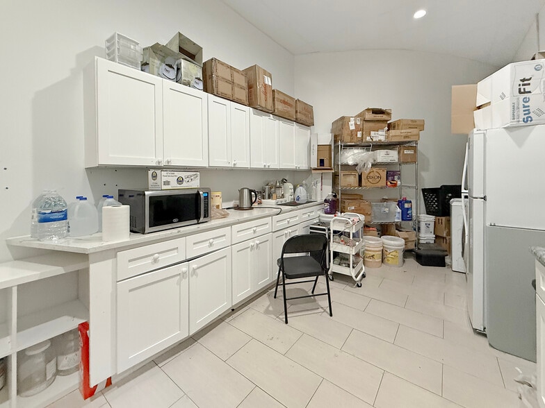 More Photos Of 13044 Grant Rd, Cypress General Retail For Sale