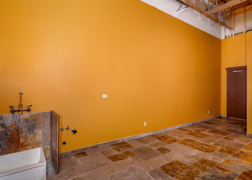 More Photos Of 755 W Washington St, Sequim General Retail For Lease