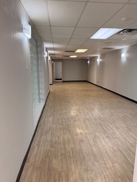 More Photos Of 872 E Sahara Ave, Las Vegas Medical For Lease
