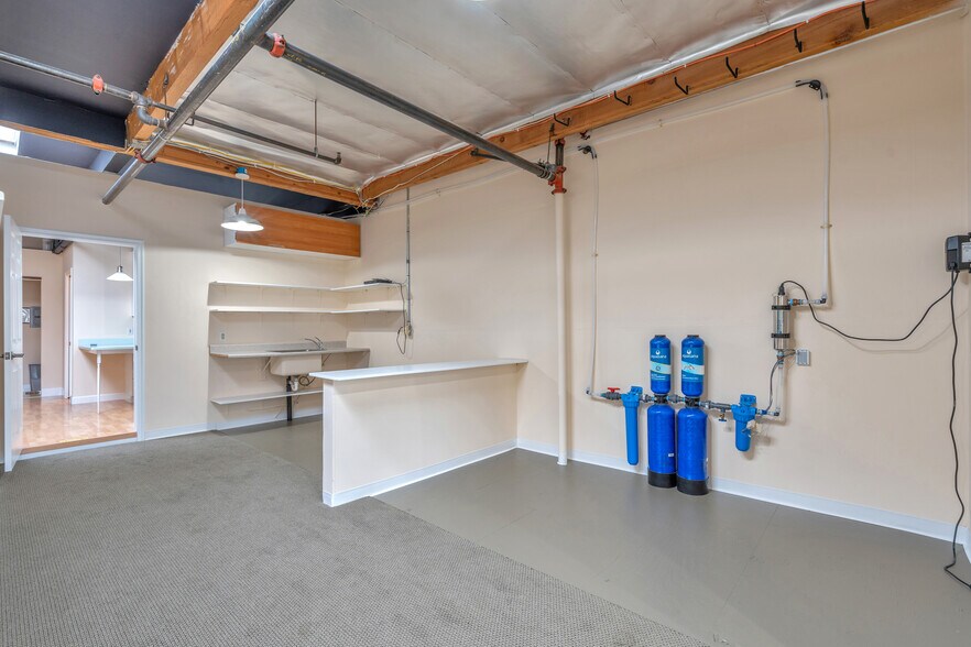 More Photos Of 74 Digital Dr, Novato Warehouse For Sale