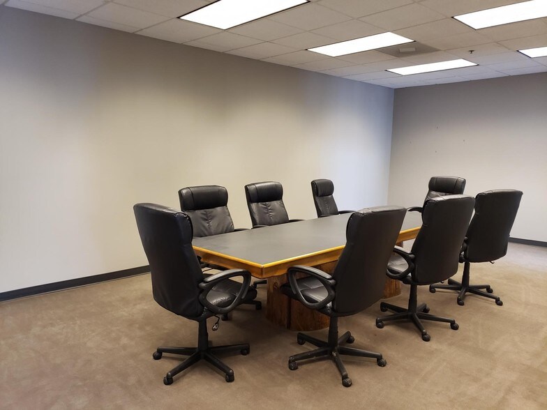 More Photos Of 520 Jack Enders Blvd, Berryville Flex For Lease