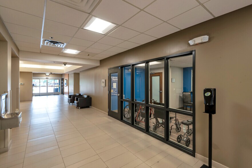 More Photos Of 10290 N 92nd St, Scottsdale Medical For Lease