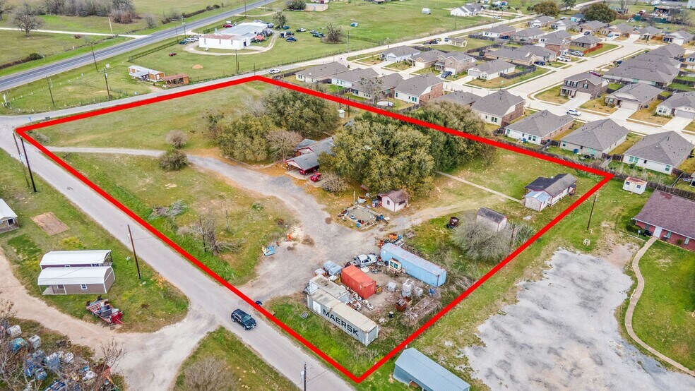 More Photos Of 9418 County Road 423, Navasota Specialty For Sale