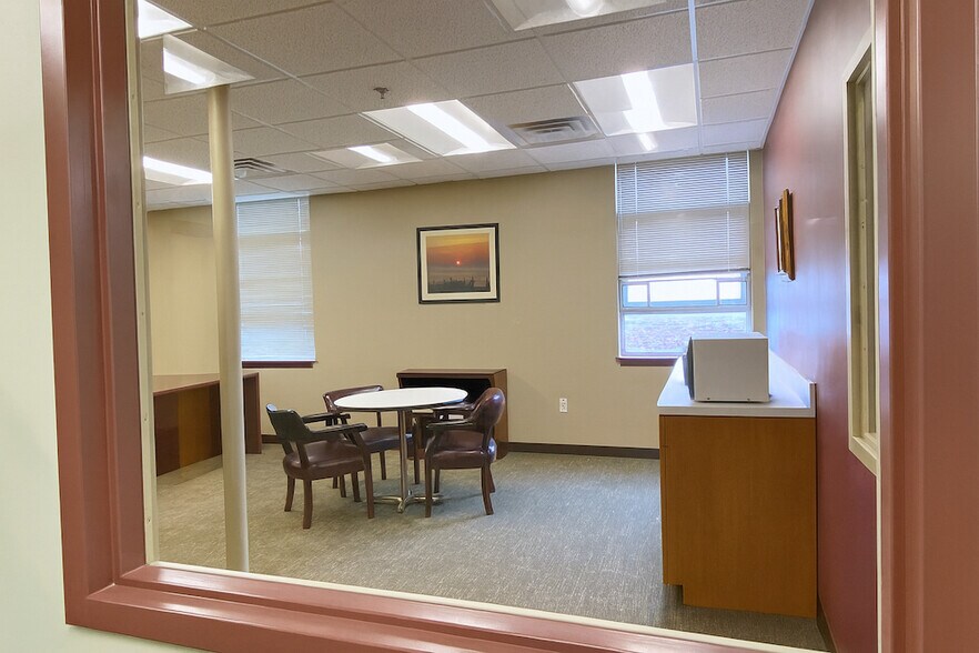 More Photos Of 281 Cambridge St, Burlington Medical For Lease