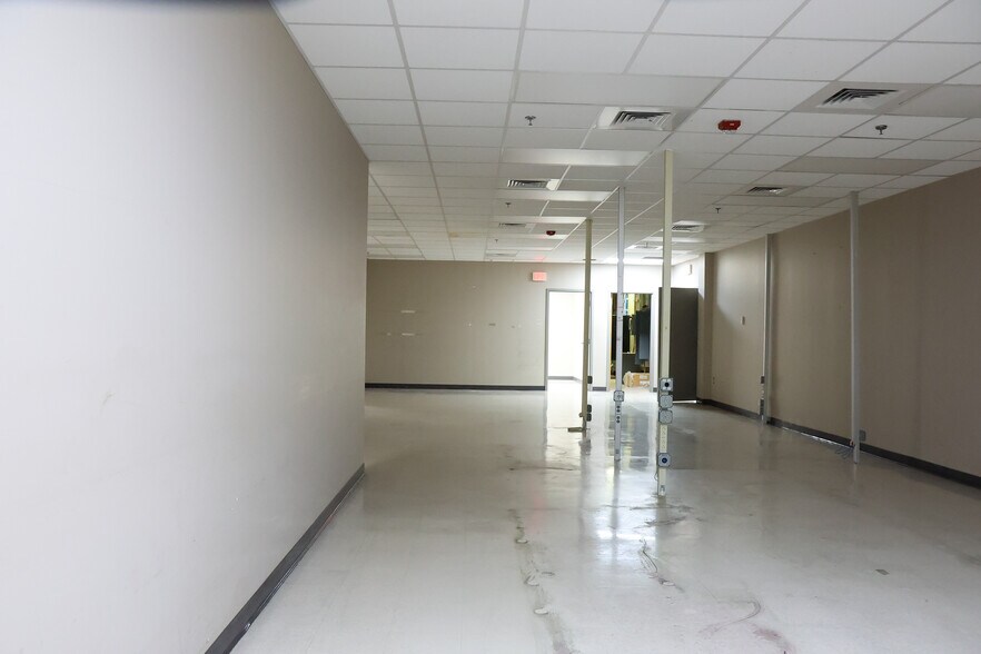 More Photos Of 3943 Highway 90, Pascagoula General Retail For Sale