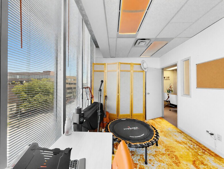 More Photos Of 1788 Broadway W, Vancouver Healthcare For Sale