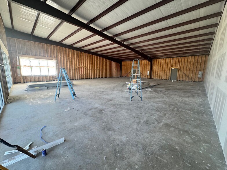 More Photos Of 4380 Roy Rd, Shreveport Flex For Lease