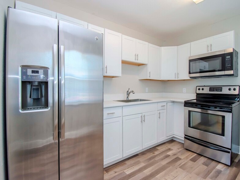 More Photos Of , Bradenton Multifamily For Sale