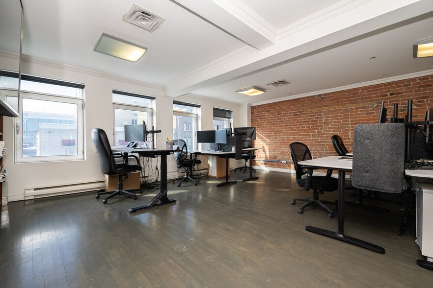 More Photos Of 1583 Rue Saint-Hubert, Montréal Storefront Retail Office For Sale