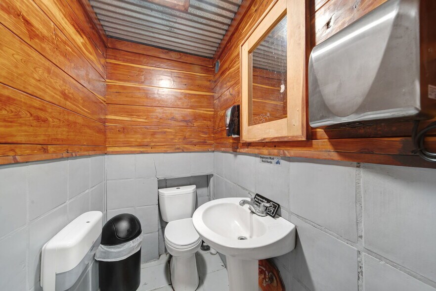 More Photos Of 12390 Farm to Market 390 W Rd, Burton Freestanding For Sale