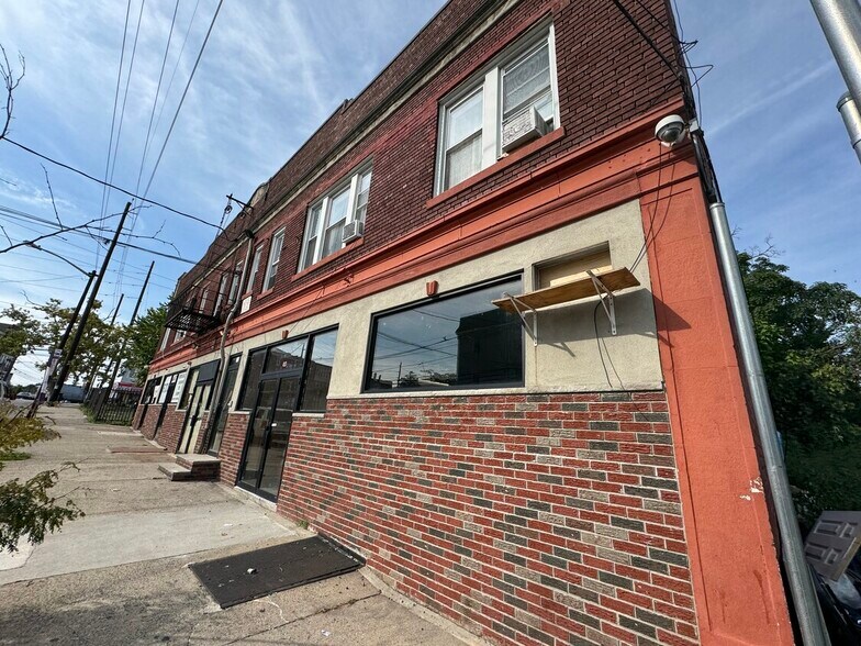 More Photos Of 413 Hawthorne Ave, Newark General Retail For Lease