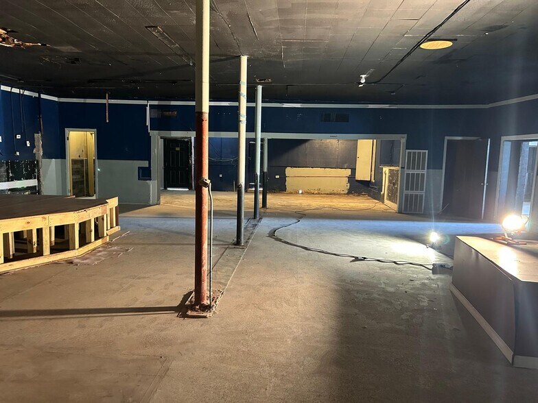 More Photos Of 14201 Main St, Houston Restaurant For Lease