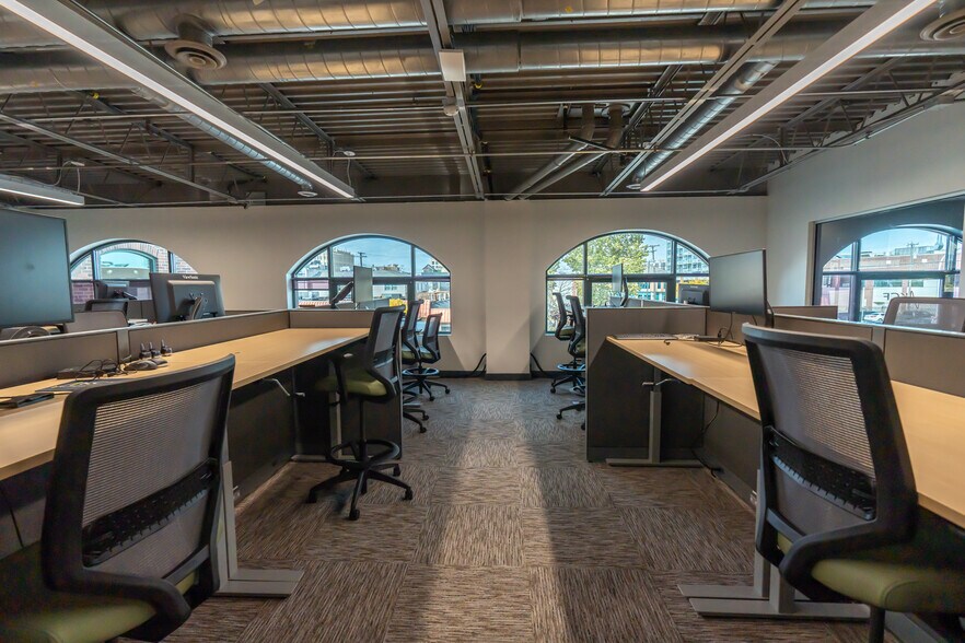 More Photos Of 209 W 6th St, Royal Oak Office Residential For Lease